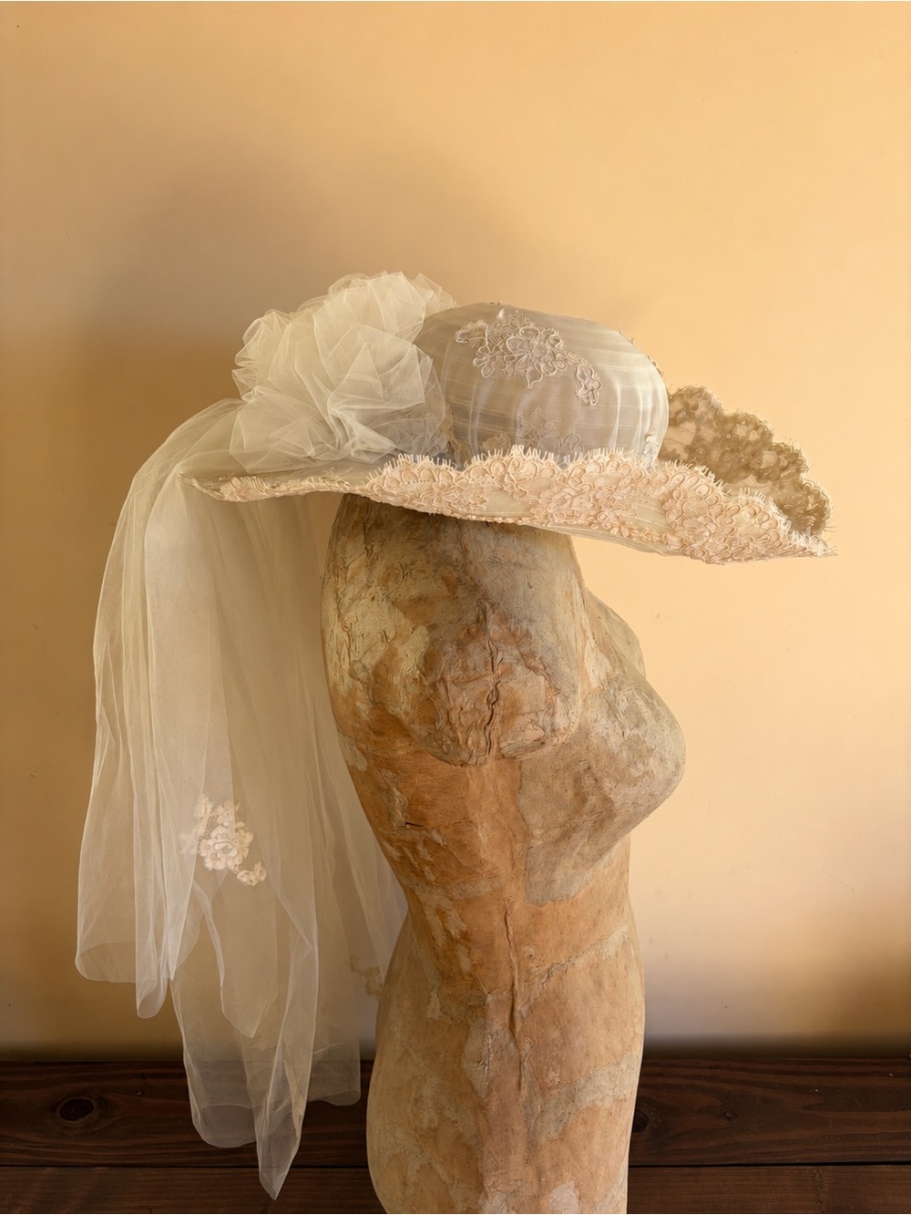 Vtg 80s Ivory Lace Bridal Hat Wedding Veil Edwardian Victorian Revival